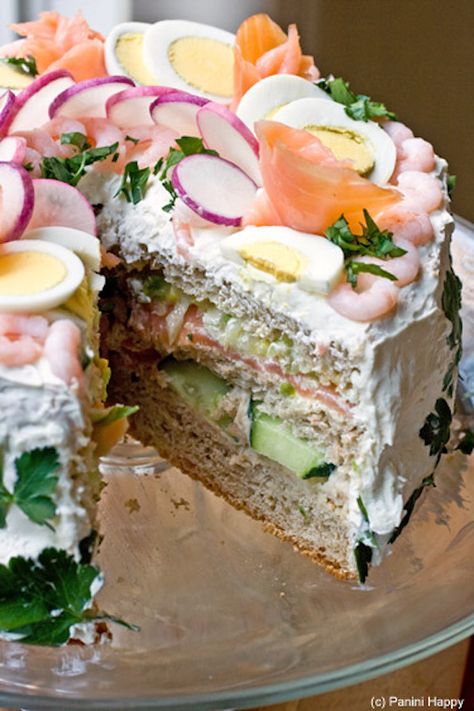 Swedish Sandwich, Fedtforbrændende Mad, Sandwich Torte, Sandwich Cake, God Mat, Wrap Sandwiches, Finger Food, High Tea, Creative Food