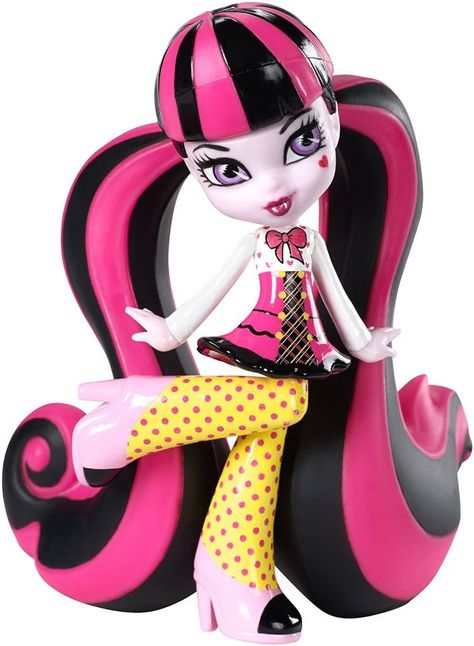 New Monster High Draculaura Vinyl - Coming Soon! New Monster High, Pink Heart Jewelry, Monster High Draculaura, Arte Monster High, Custom Monster High Dolls, Pink Highlights, Cartoon Girl Drawing, Dream Doll, Vinyl Dolls