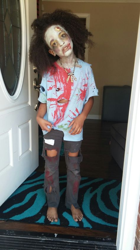 Diy Zombie Costume For Kids, Diy Zombie Costume, Diy Bugs, Zombie Costume Kids, Cute Costume Ideas, Halloween Costumes Easy, Kid Diy, Grass Stains, Zombie T Shirt