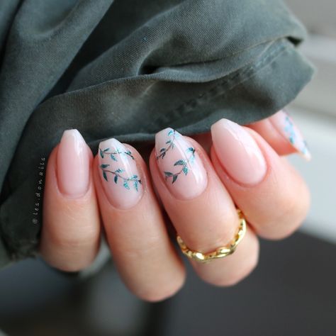 Short Acrylic Nails Designs Ballerina, Nails Acrylic Ballerina Short, Gel Nails Ballerina Short, Short Nails Ballerina Shape, Nail Ideas Ballerina Shape Short, Coffin Shape Nails Ideas, Minimalist Nails Coffin Short, Short Ballerina Nail Designs, Ballerina Shape Nails Designs