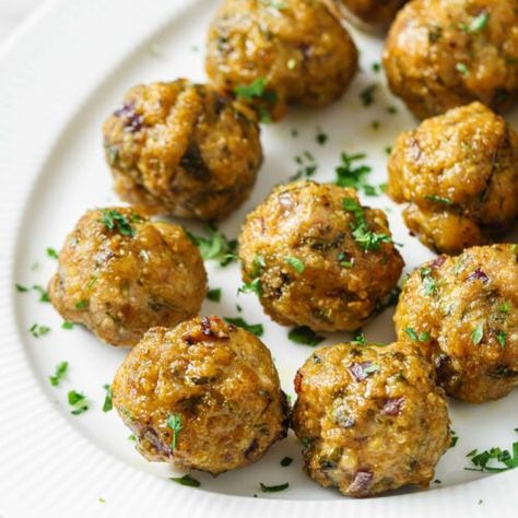 Chicken Kofta (Ground Chicken Meatballs) - Tea for Turmeric Chicken Kofta, Ground Chicken Meatballs, Chicken Meatballs Recipe, Tender Meatballs, Kofta Recipe, Malai Kofta, Chicken Meatball Recipes, Meatballs Recipe, Chicken Spices