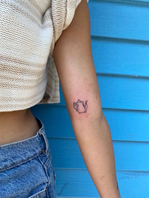 Ceramics Tattoo Ideas, Teapot Tattoo Simple, Fineline Teacup Tattoo, Tea Kettle Tattoo, Tiny Teapot Tattoo, Teapot And Teacup Matching Tattoo, Fine Line Teacup Tattoo, Fine Line Teapot Tattoo, Dainty Tea Cup Tattoo