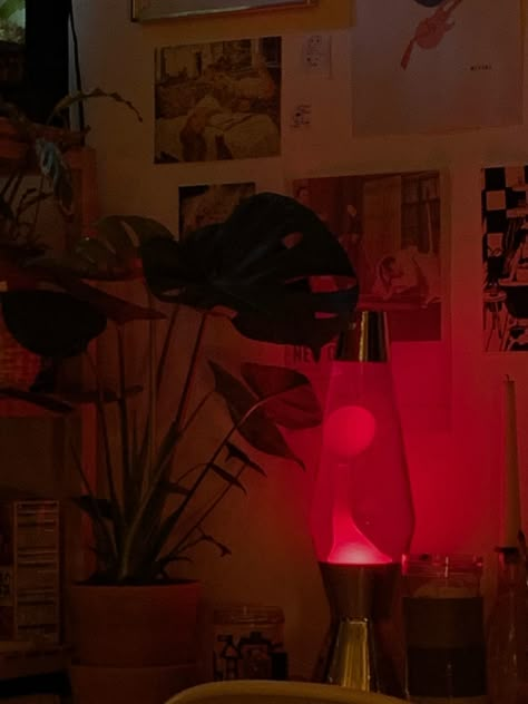 Lava Lamp Living Room, Lava Lamp Aesthetic Room, Red Lamps Bedroom, Lamp Light Aesthetic, Mood Lighting Aesthetic, Lava Lamp Room, Red Lava Lamp, Apartment Japandi, Lava Lamp Aesthetic