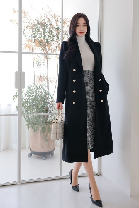 Here are some trendy outfits idea.You can try these ideas. #Elegantformaloutfits#dress #stylishoutfits#outfitsinpiration #women fashion #styleforwomen#classy dress#cloths#dressvedio#fall winteroutfits #summeroutfits Lawyer Outfits Women, Lawyer Outfits, Old Money Fashion, Money Fashion, Lawyer Outfit, Korean Casual Outfits, Winter Dress Outfits, Woman Suit Fashion, Korean Fashion Dress