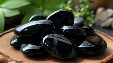 Black Onyx Stone Meaning, Green Onyx Crystal Meaning, Black Onyx Jewelry For Healing, Black Onyx Properties, Onyx Properties, Onyx Meaning, 5th Element, Pure Black, Black Stone