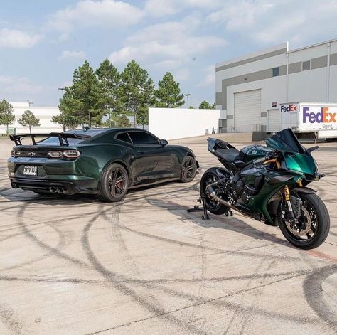 Matching Car And Motorcycle, Matching Motorcycles, Car And Bike, Super Bike, Motorcycle Aesthetic, Biker Boys, Motorcycle Garage, Pretty Bike, Yamaha Motorcycle