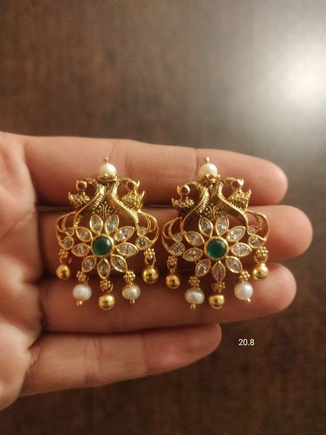 Ear Tops Gold Indian, Small Earrings Gold, Gold Jewels Design, Antique Gold Earrings, Black Beads Mangalsutra Design, New Gold Jewellery Designs, Antique Necklaces Design, Fancy Jewelry Necklace, Gold Mangalsutra Designs