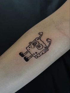 Sponge Bob Tattoo Ideas, Small Spongebob Tattoo, Small Cartoon Tattoos, Sponge Bob Tattoo, Tattoos Spongebob, Tattoo Ideas Cartoon, Men Tattoo Sleeve, Cute Cartoon Tattoos, Danger Tattoo