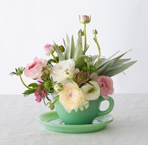 Friday Flowers: Ranunculus Teacup Flowers, Deco Floral, Arte Floral, Beautiful Blooms, Tropical Flowers, Ikebana, Cut Flowers, Love Flowers, My Flower