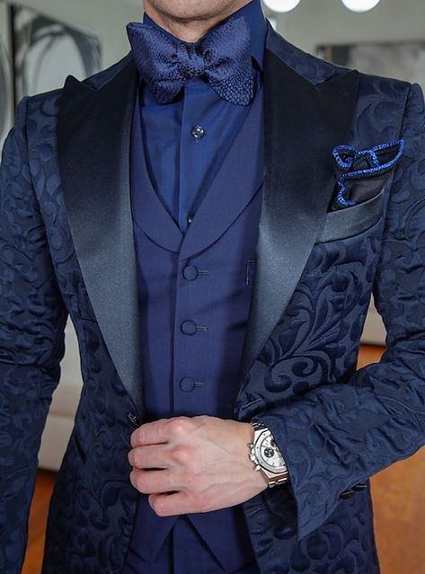 Prom For Guys, Paisley Jacket, Blue Tuxedos, Paisley Fabric, Build A Wardrobe, Prom Suits, Dapper Men, Mens Luxury Fashion, Tuxedo Suit