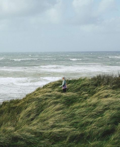 Windy 🌪️ | Instagram Film Photography Edit, Windy Aesthetic, Wind Photography, Aesthetic Film Photos, Windy Photoshoot, Windy Photography, Windy Aesthetic Video, Windy Portrait, Seascape Photography