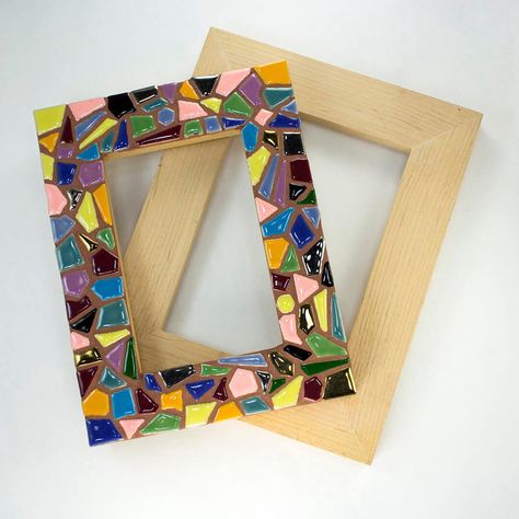 Mosaic Picture Frame Mosiac Tile Picture Frame, Diy Mosaic Picture Frame, Glass Mosaic Picture Frame, Mosaic Frames Ideas, Mosaic Picture Frames, Diy Photo Frame Cardboard, Picture Frames Diy, Mosaic Photo Frame, Mosaics For Kids