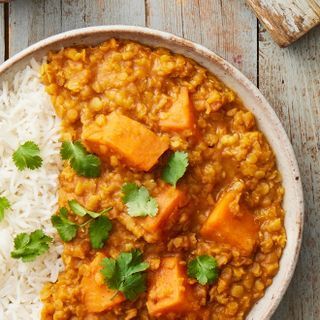 Red lentil and sweet potato dahl Easy Recipes To Try, Dahl Recipe, Vegetarian Kids, Quiche Recipes Easy, Mince Recipes, Curry Spices, Fried Cauliflower, Quick Easy Dinner, Quiche Recipes