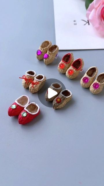 Homemade Slippers, Acorn People, Handmade Paper Craft, Mini Shoes, January 3, Pine Cone, Handmade Paper, Kids And Parenting, Paper Craft