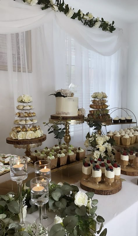 Sweets Table Wedding, Vintage Foto, Wedding Dessert Table, Cakes And Cupcakes, Future Wedding Plans, Desert Wedding, Wedding Mood Board, Sweet Table, Wedding Mood