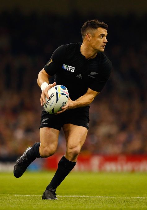 Dan Carter Rugby, Rees Zammit, Rugby Videos, Rugby Photography, All Blacks Rugby Team, Rugby Mom, Nz All Blacks, Dan Carter, Rugby Games