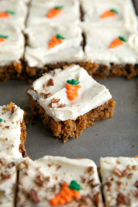 Carrot Cake Sheet Cake, Carrot Sheet Cake Recipe, Layered Carrot Cake, Carrot Sheet Cake, Cake Sheet, Cream Cheese Frosting Easy, Sheet Cake Recipe, Carrot Cakes, Fall Snacks