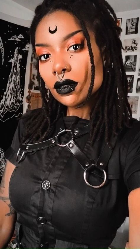 Black Goths, Black Goth Girl, Afro Goth, Afro Punk Fashion, Alt Makeup, Alternative Makeup, Goth Beauty, Black Goth, Goth Makeup