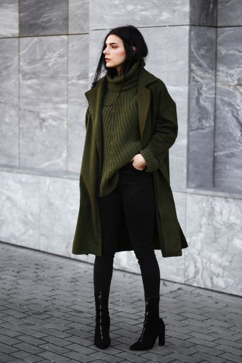 Army green and black Green Sweatshirt Outfit, Darkest Academia, Long Coat Outfit, Olive Green Coat, Black Winter Coat, Wrap Coat, Latest Street Fashion, Green Coat, Coat Outfits