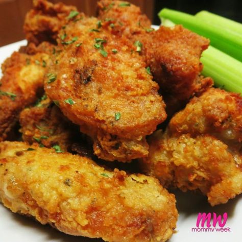 Recipe: Easy Ranch Fried Wings - BlackandMarriedWithKids.com Ranch Wings Recipe, Fried Wings Recipe, Ranch Chicken Wings, Ranch Wings, Wings Fried, Fried Wings, Pork Sausage Recipes, Making Fried Chicken, Game Day Party