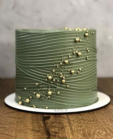 Creative-Cake-Design-Pics Green And Gold Party Ideas, Green Forest Cake, Green And Gold Cake Birthday, Cake Green And Gold, Green And Gold Decorations Party Ideas, Sage Green Cake Ideas, Green And Gold Birthday Cake, Green Theme Cake, Dark Green Wedding Cake