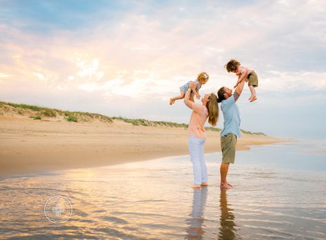 Beach Photoshoot Ideas Family Of 4, Candid Family Photography, Family Beach Session, Fam Pics, Family Mini Sessions, Beach Photo Session, Fun Lifestyle, Twin Toddlers, Beach Session