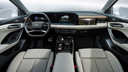 Audi's first EV based on the PPE platform co-developed with Porsche brims with technology inside. Audi Interior Luxury, Audi Suv Interior, Audi A8 Interior, Audi A7 Interior, Audi Vehicles, Audi Tt Interior, Audi Interior, One Drive, Traffic Signs