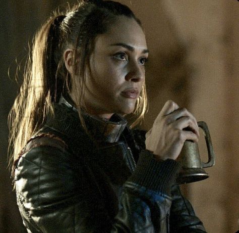 Lindsey Morgan The 100, Raven The 100, Sea Mechanic, The 100 Raven, Lindsay Morgan, Raven Reyes, The 100 Characters, Lindsey Morgan, The 100 Cast