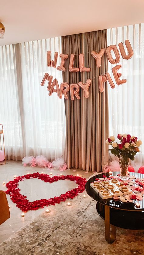 Wedding Proposals At Home, Proposal Ideas Home, Indoor Proposal Ideas Living Rooms, Small Proposal Ideas At Home, Proposal Decorations Indoor Simple, Proposal At Home Ideas, Room Proposal Ideas, Simple Proposal Decorations, Diy Proposal Ideas