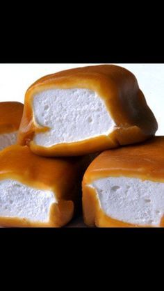 Covered Marshmallows, Marshmallow Desserts, Homemade Marshmallow Recipe, Fudge Caramel, Recipes With Marshmallows, Dessert Aux Fruits, Homemade Marshmallows, Homemade Candy, Candy Fudge