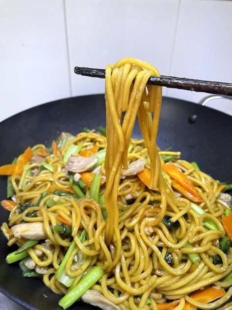 Hokkien Stir Fry Noodles | deelycious. Prepare Meals For The Week, Noodles Dishes, Hokkien Noodles, Yellow Noodles, Fry Noodles, Chicken Bullion, Honey Soy Chicken, Asian Dish, Soy Chicken