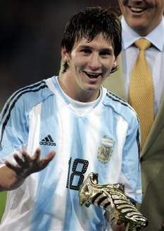 Messi 2005, Messi Player, Young Messi, Lionel Messi Argentina, Messi Pictures, Kun Aguero, Lionel Messi Barcelona, Football Boyfriend, Lionel Andrés Messi