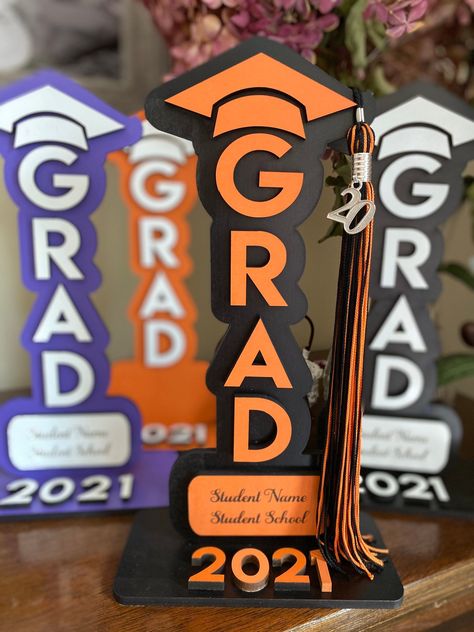 Look no further than these 20 grad-tastic DIY party ideas! From photo backdrops and cap decorations to themed snacks and personalized party favors, these ideas will help you throw a celebration that's as unique as you are. So grab your diploma and get ready to party with these must-try graduation ideas! #DIYgradparty #graduationideas #partydecor #graduationdecor #celebrateinstyle Diy Graduation Party Ideas, Diy Graduation Party, Graduation Display, Graduation Party Pictures, Graduation Gifts For Sister, Diy Graduation Gifts, Graduation Tassel, Graduation Party Diy, Graduation Crafts