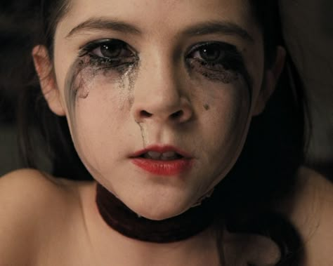 Orphan Costume, Isabelle Furhman, Esther Coleman, Orphan Movie, Es Pennywise, Isabelle Fuhrman, The Orphan, Lorraine Warren, Scary Movie Characters