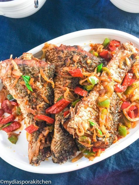 Pepper Fish Recipes, Croaker Fish Recipes, Dinner Ideas Black People, Croaker Fish, Lenten Recipes, Easy Fish Recipes, Rice Dinner, Fish Stew, Lobster Recipes