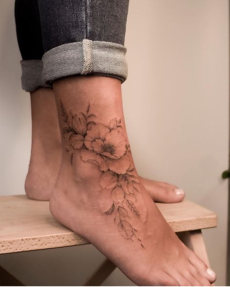 Delicate Floral Shoulder Tattoo, Photography Tatoos Ideas, Wildflower Tattoo Ankle Wrap, Poppy Tattoo Ankle, Ankle Wrap Tattoo For Women, Outside Ankle Tattoo, Ankle Flower Tattoo Wrap Around, Floral Foot Tattoos For Women, Ankle Tattoo Flower