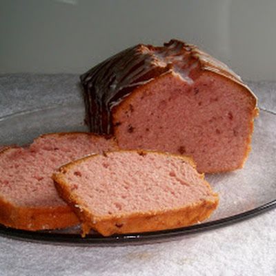 Bob Evans Strawberry Bread KopyKat @keyingredient #bread Bob Evans Recipes, Cherry Bread, Easy Banana Pudding, Bob Evans, Strawberry Bread, Muffin Streusel, Bread Recipes Sweet, No Bake Treats, Banana Pudding