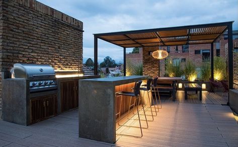 Rooftop Kitchen, Home Rooftop, Bar Outdoor Design, Luxury Pools Backyard, Bbq Bar, Roof Garden Design, Pool Renovation, Rooftop Terrace Design, Rooftop Design