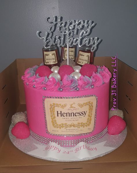 Pink Hennessy Cake, Alcohol Birthday Cake For Women, 21st Birthday Cake Ideas For Her, Hennessey Cake, 21st Birthday Cake Alcohol, Baddie Birthday Cake, Alcohol Birthday Cake, Hennessy Cake, Queens Birthday Cake