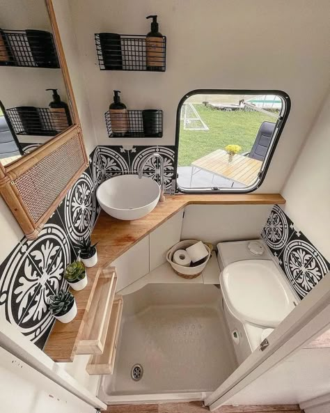 Diy Caravan, Caravan Living, Small Caravans, Caravan Home, Caravan Decor, Caravan Makeover, Caravan Renovation, Diy Camper Remodel, Caravan Interior