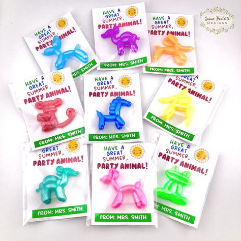 END OF SCHOOL SUMMER BALLOON ANIMAL PARTY FAVORS/CLASSROOM GIFTS - each contains a cute squishy balloon animal with personalized tag in a cello bag. Balloon animals are chosen at random. Our gifts are packaged with love to save you time and trouble. You have enough to do as a caregiver, let us handle the End of Year Summer Party Favors! Perfect for Summer parties too!  They arrive completely pre-assembled and ready to hand out.    GIFTS ARE SOLD INDIVIDUALLY.  PRICE IS FOR ONE PARTY FAVOR. See m Year 6 Gifts End Of Year, Summer Gifts For Students, End Of Year Gifts For Students, Class Gifts For Students, Teacher Gifts For Students, Bulk Teacher Gifts, Last Day Of School Party, Class Party Favors, School Party Favors