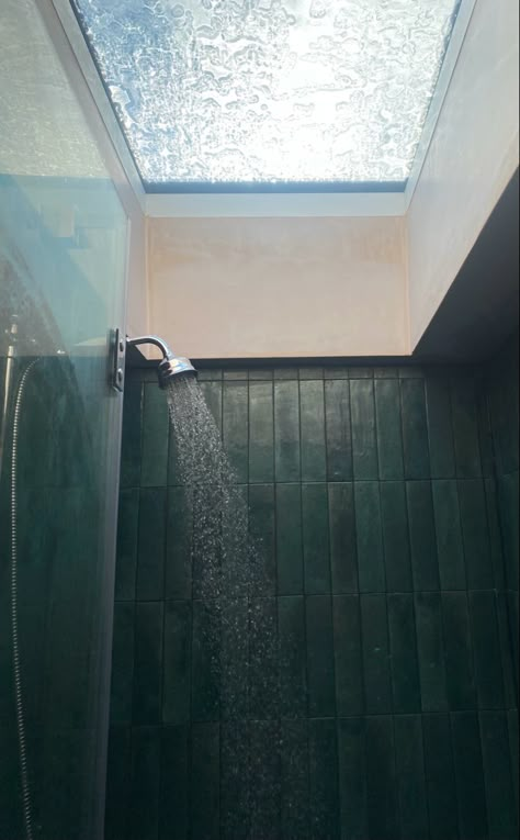 Bathroom Ceiling Window, Shower Roof Window, Showers With Skylights, Ceiling Window Bathroom, Glass Ceiling Bathroom, Shower With Sunroof, Sky Light Shower, Shower With A Skylight, Sky Light In Bathroom