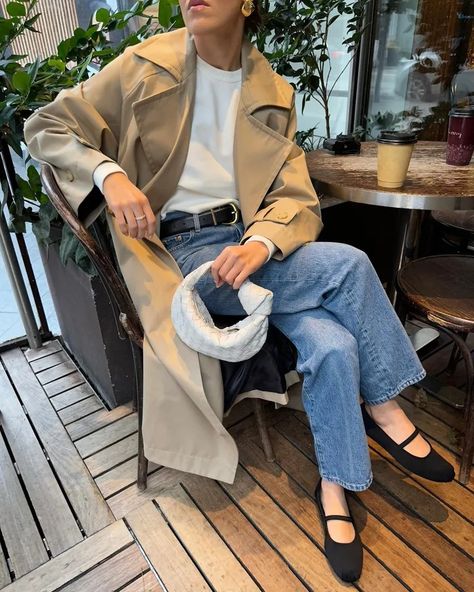 5 Chic Ways I'm Styling Ballet Flats This Spring | Who What Wear Ultra High Waisted Jeans, Ballet Flats Outfit, Casual Weekend Outfit, Trench Coat Outfit, Flats Outfit, Fashion Trends Winter, Friend Outfits, Cute Fall Outfits, Coat Outfits