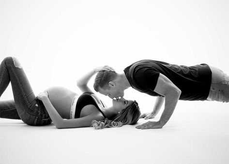 Photos With Partner, Calvin Klein Maternity Shoot, Maternity Photo Shoots, Calvin Klein Sports Bra, Maternity Picture Ideas, Maternity Photography Poses Pregnancy Pics, Couple Pregnancy Photoshoot, Pregnancy Pics, Maternity Picture