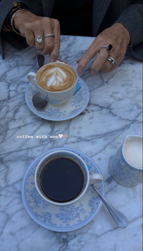 Coffee Captions Instagram, Coffee Dates Aesthetic, Led Girls, Food Captions, Instagram Captions For Friends, Coffee With Friends, Instagram Inspiration Posts, Cute Instagram Pictures, Friends Instagram