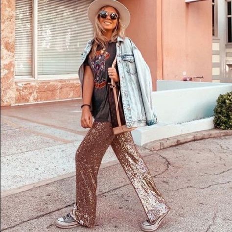 Sequin Flare Pants Outfit, Glitter Pants Outfit, Sequin Trousers Outfits, Sequins Pants Outfit, Sequins Outfit, High Waisted Pants Work, Bell Bottom Pants Outfit, Zara Leather Pants, Sequin Flare Pants