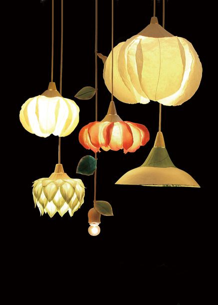 Sachie Muramatsu's five hanging flower pendant lanterns made from Japanese paper Japanese Paper Lanterns, Window Display Retail, Origami Lamp, Store Window Displays, Visual Merchandising Displays, I Love Lamp, Sewing Room Organization, How To Make Lanterns, Hanging Flower