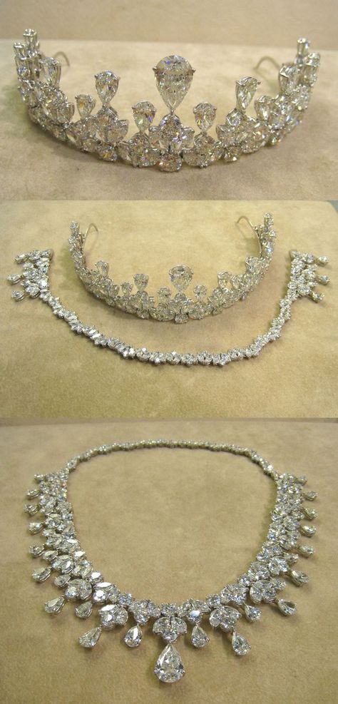 . Tiara Necklace, Royal Crowns, Royal Tiaras, Royal Jewels, Royal Jewelry, Crown Jewels, Fabulous Jewelry, Necklace Jewelry, Tiara