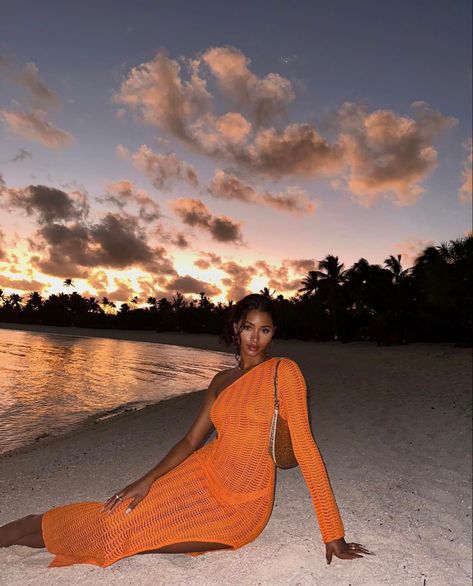 Ally Rossel, Punta Cana Outfits, Pelo Color Vino, Island Vacation Outfits, Tropical Vacation Outfits, Holiday Outfits Summer, Outfits For Mexico, Summer Picture Poses, Hawaii Outfits