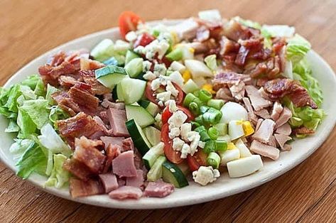 Composed Chopped Salad Composed Salad, Chopped Salad Recipe, Chopped Salad Recipes, Bacon And Eggs, Simple Salad, Turkey Bacon, Chopped Salad, Easy Salad Recipes, Food Trends